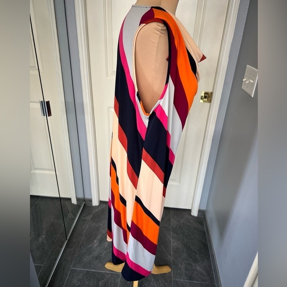 Kim‎ Rogers Curvy Diagonal Striped Sleeveless Stretch Dress - Picture 3 of 8